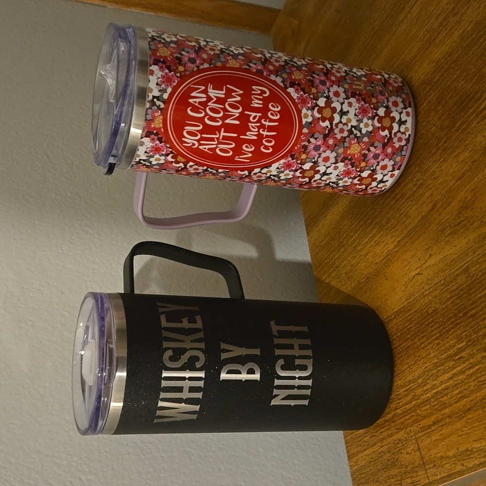 2 travel coffee mugs